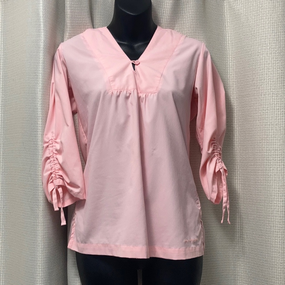Columbia hooded top with ruched sleeves